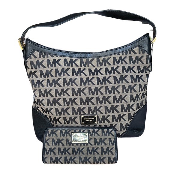Michael Kors Handbags - Micheal Kors Black/Tan Logo Hobo Bag with Marching Wallet